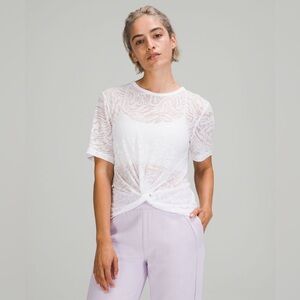 Lululemon Crescent Tee Veil size 6